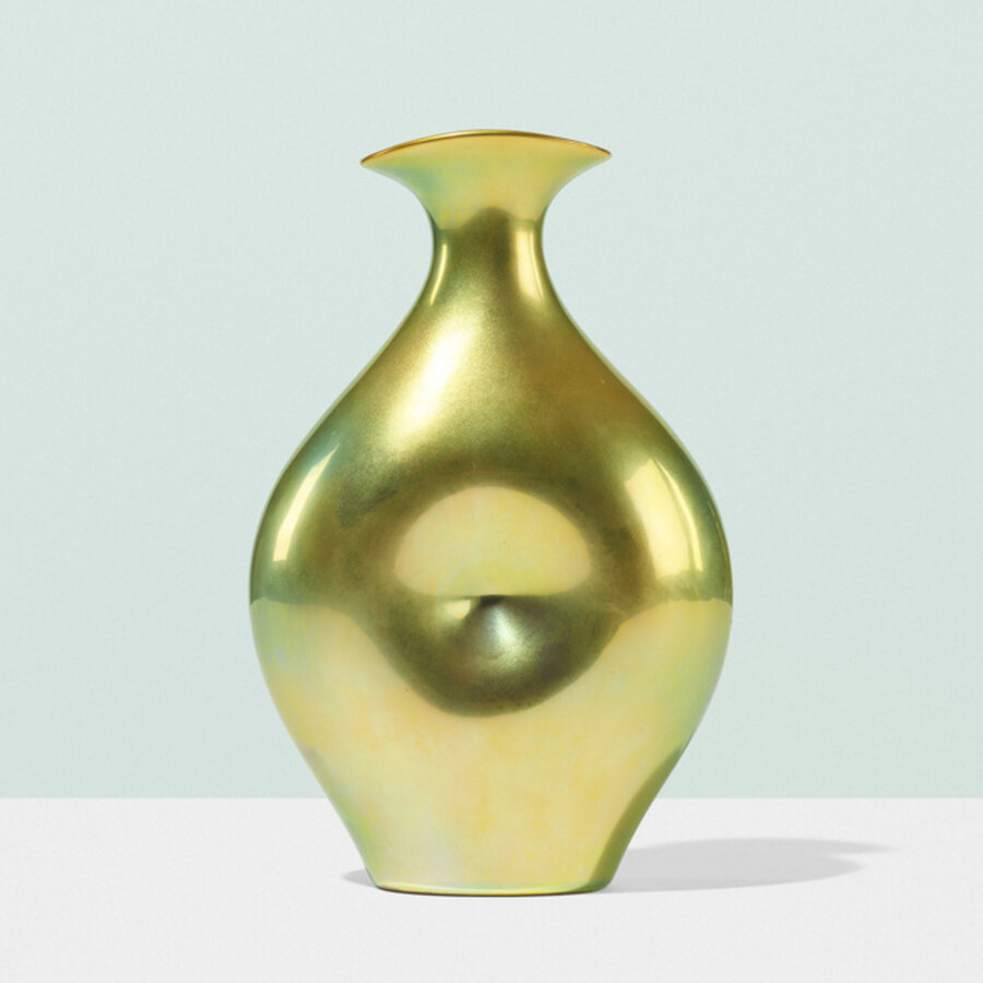 Belly Button vase
