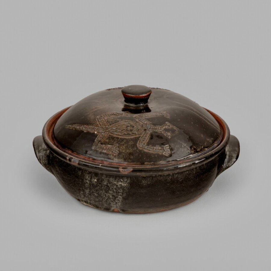 Casserole dish with lid