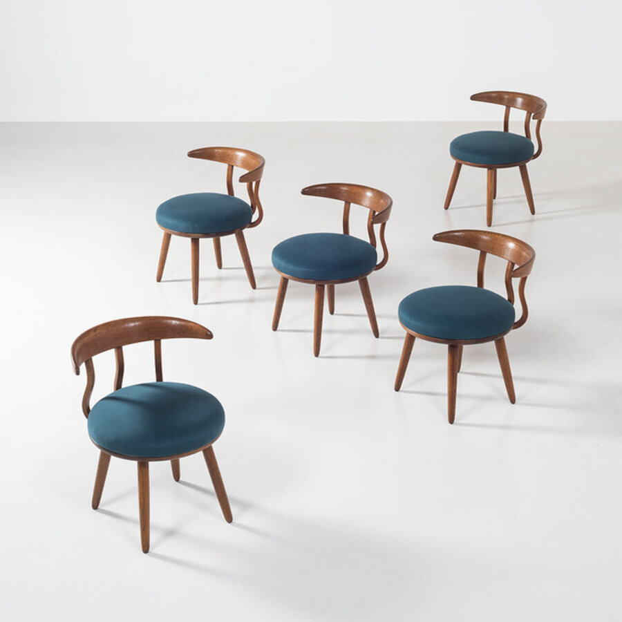 Prototype of 5 chairs