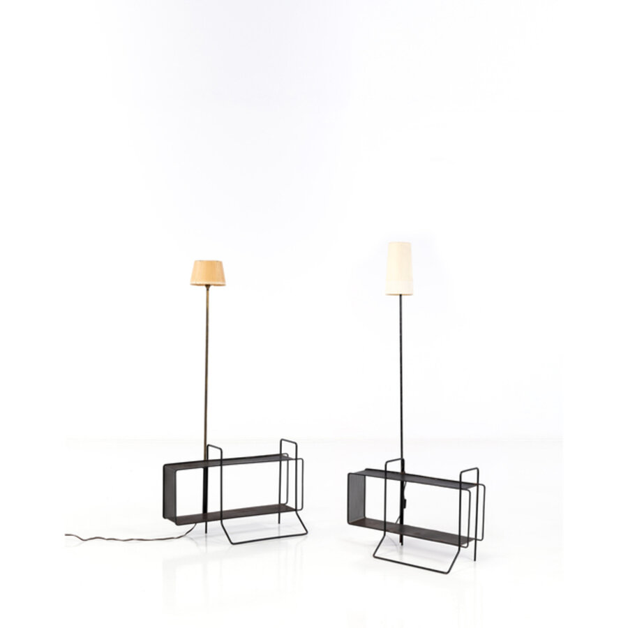 Floor lamp shelf