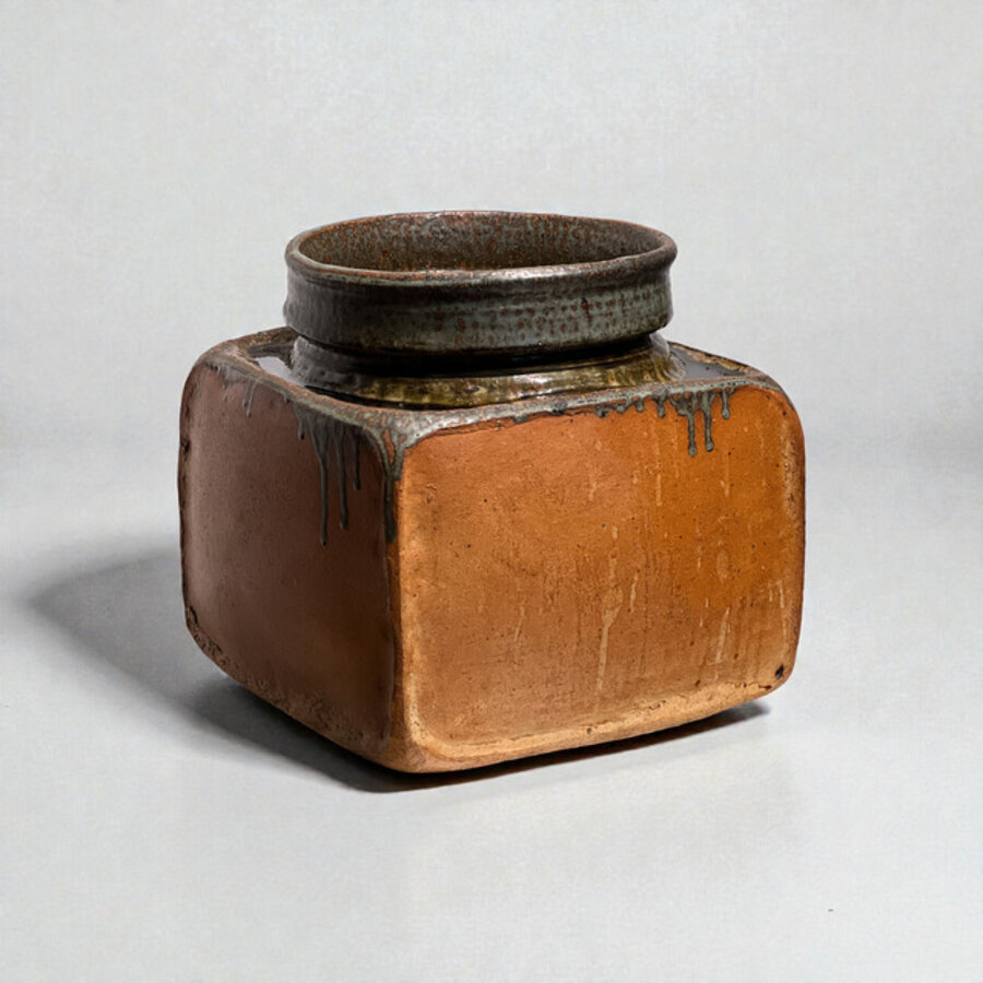 Ceramic vase