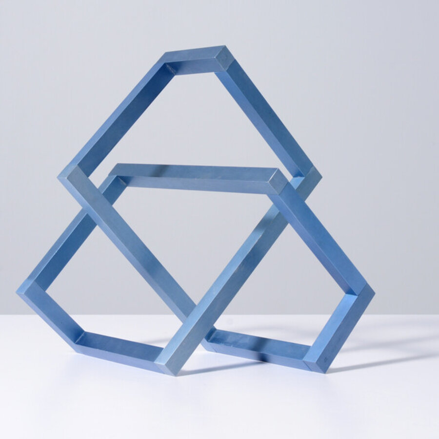 INTERTWINED SQUARES