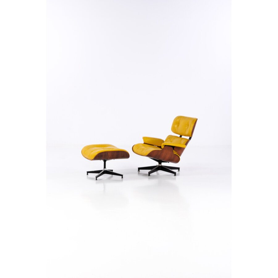 Model "670" - Armchair and Footrest
