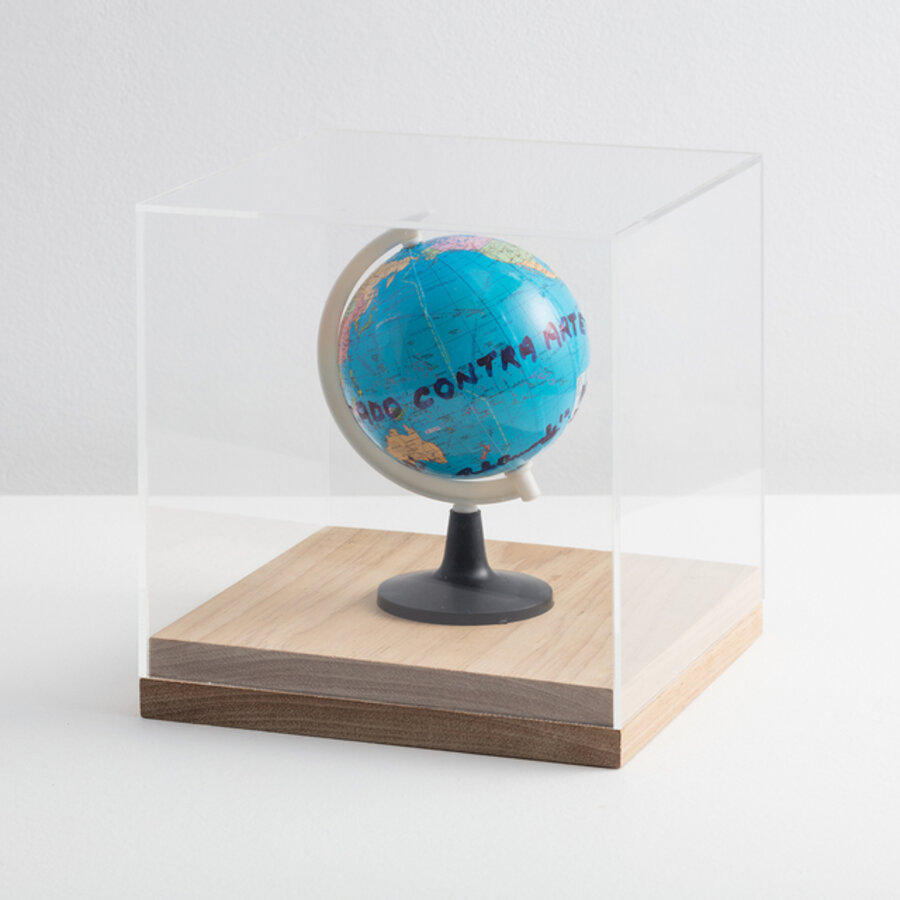 O mundo foi dedetizado contra arte