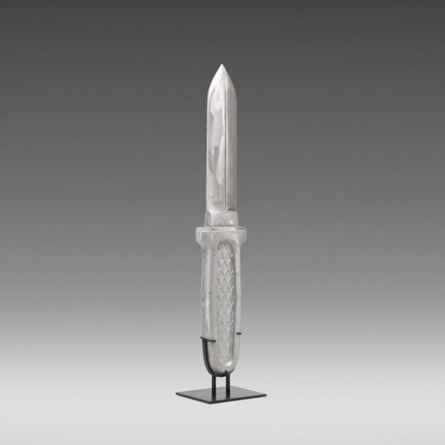 Monumental Knife