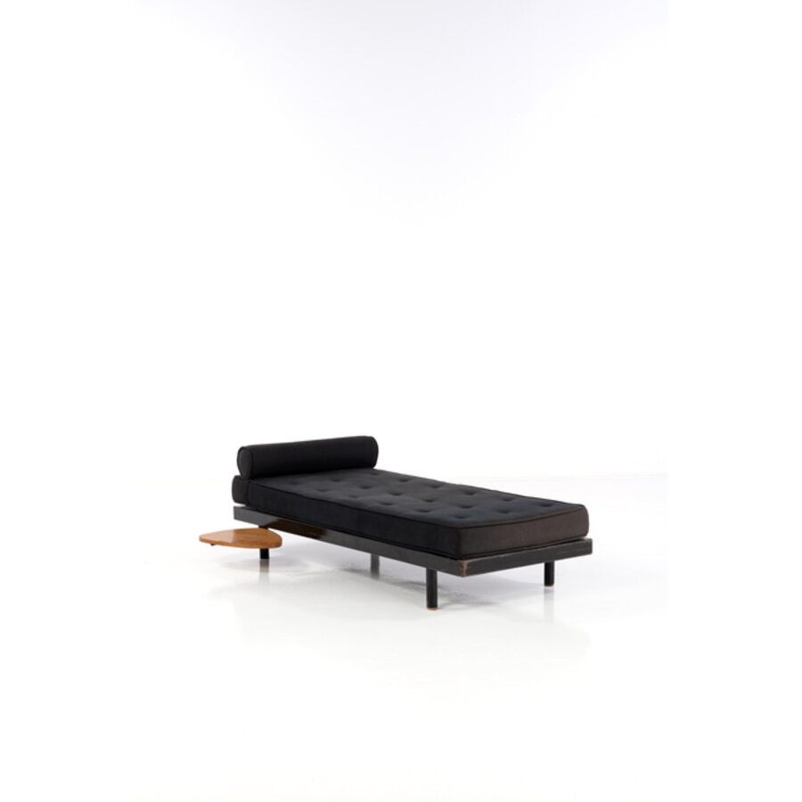 Scal No. 450 Antony; Bed with Retractable Tablet
