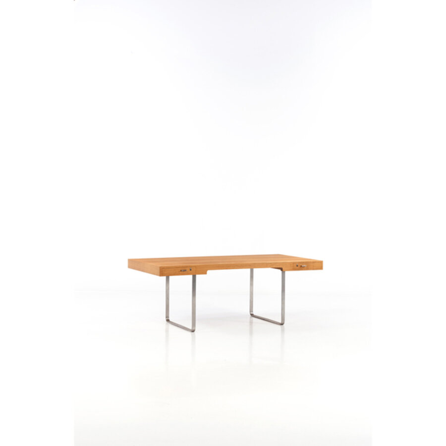 JH Model 8110, Desk