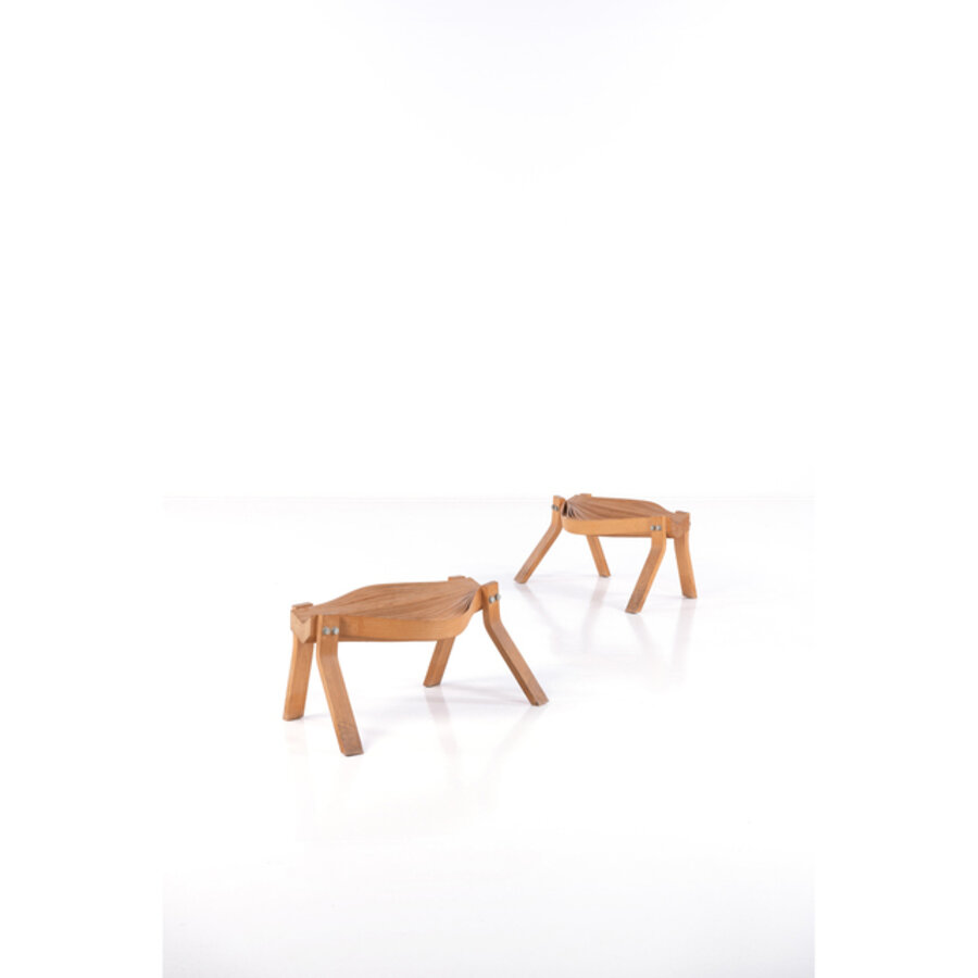 Model MilkingPaire Rustic stools