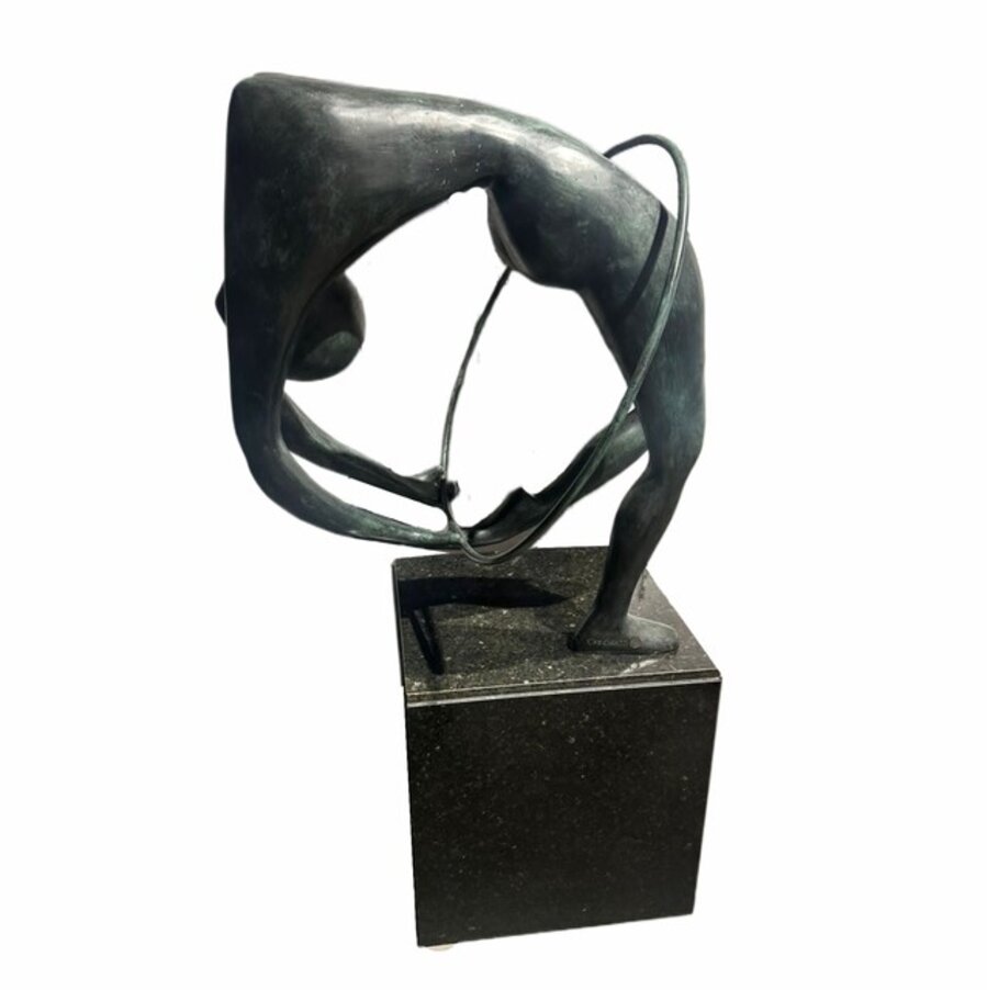 Contorsionista - By Alfredo Ceschiatti