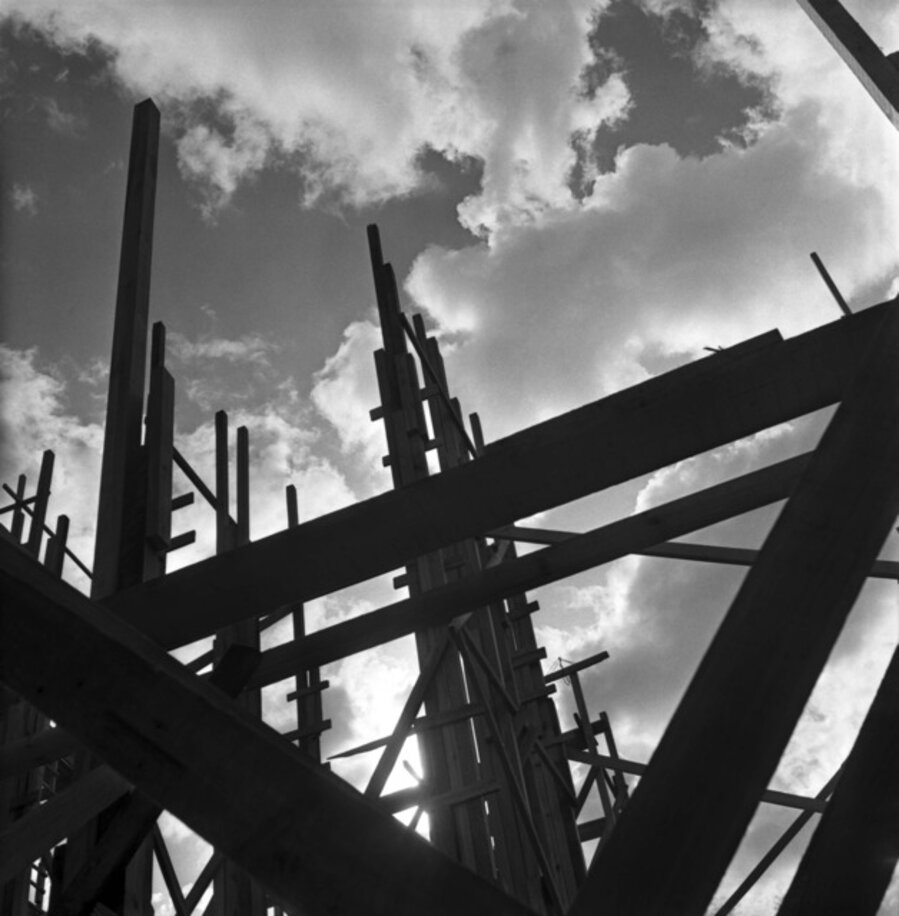Structure