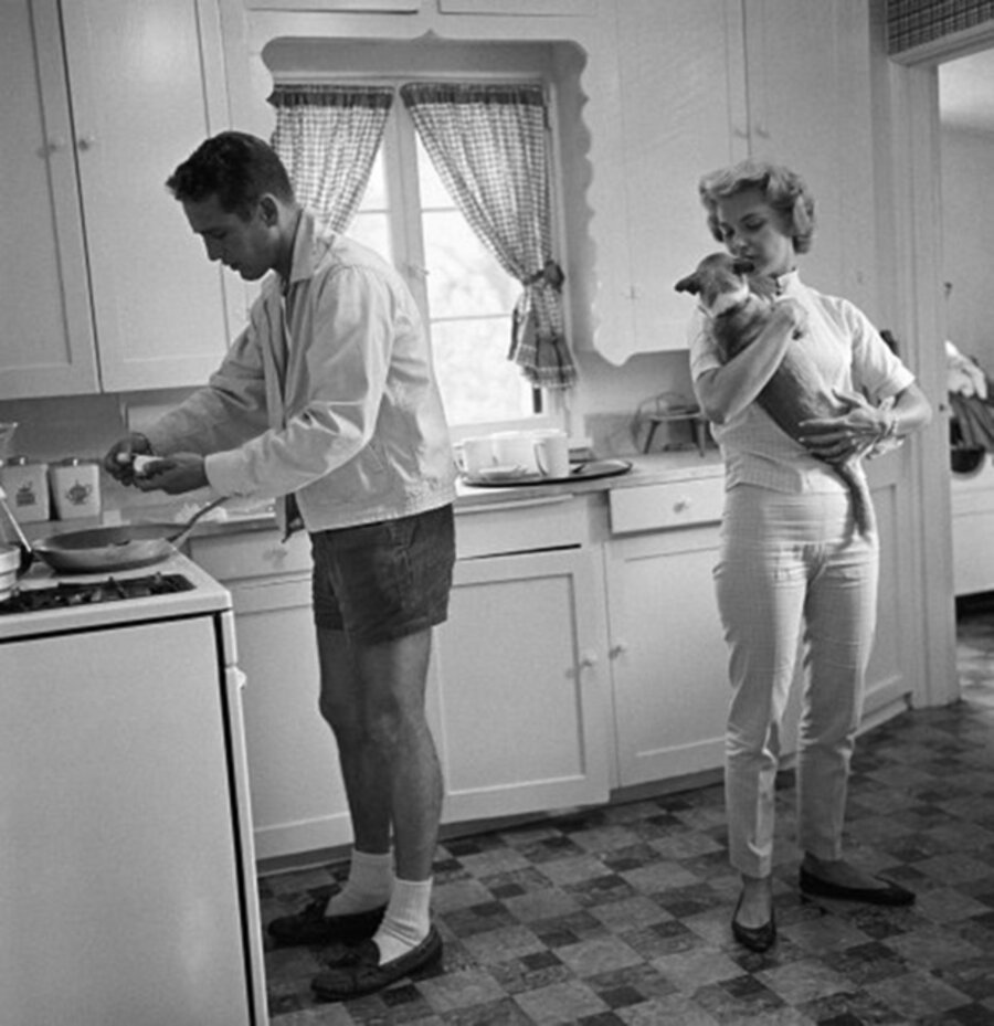 Paul Newman and Joanne Woodward in their Beverly Hills home