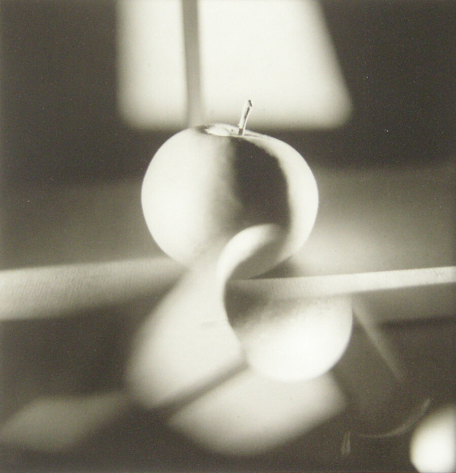 Title unknown (Surrimpression of an Apple)
