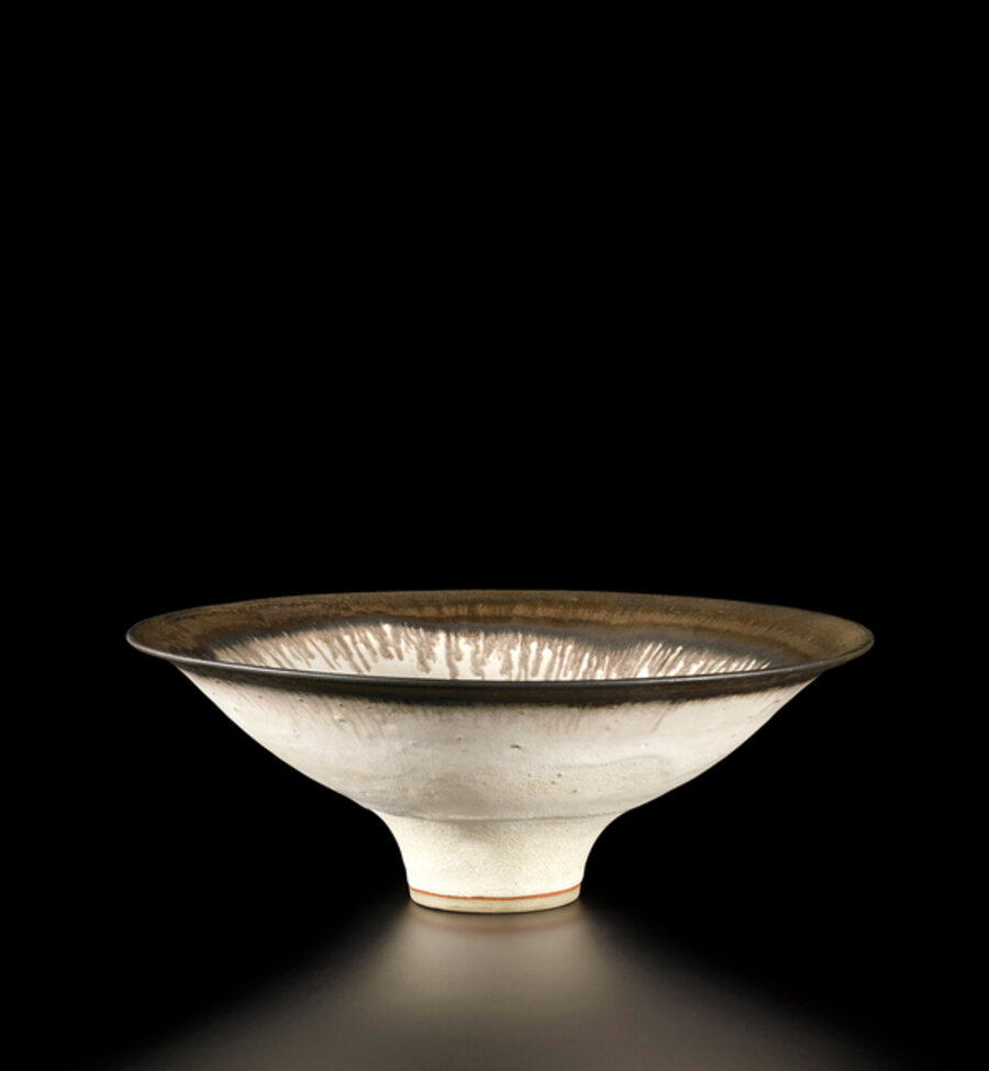 Footed bowl