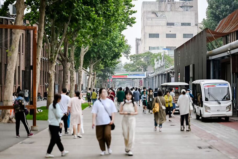 Gallery Weekend Beijing 2025 Defies Market Gloom with Risk and Vibrancy Gallery Weekend Beijing 2025 Defies Market Gloom with Risk and Vibrancy