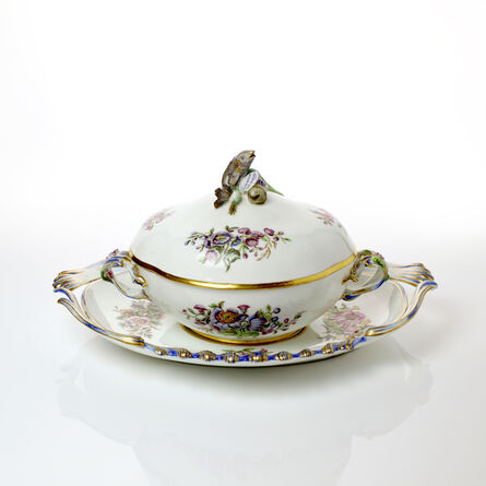 Sèvres Porcelain Manufactory, ‘A Soft-Paste Vincennes Porcelain Broth Bowl, Stand & Cover with a fish knop’, ca. 1750-52