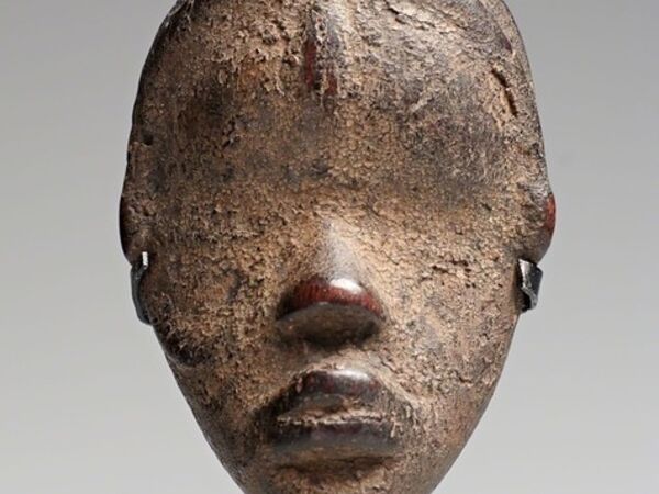 Cover image for Surfaces Seen and Unseen: African Art at Princeton