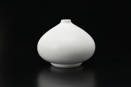 Manji Inoue, ‘Hakuji (white porcelain) Vase’, 2019