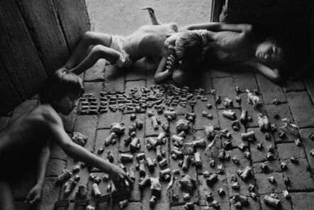 Sebastião Salgado, ‘Children playing with animals bones, Brazil’, 1983