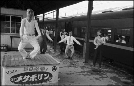 Werner Bischof, ‘JAPAN. Between Tokyo & Kyoto. Hamamatsu station in Shizuoka Prefecture’, 1951