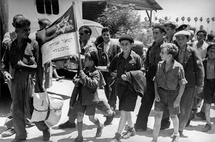 Tim Gidal, ‘Jewish youths arriving in Palestine from Buchenwald’, 1945