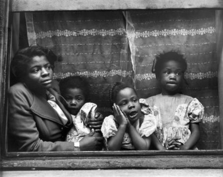 Morris Engel, ‘Rebecca-Harlem Family’, 1947