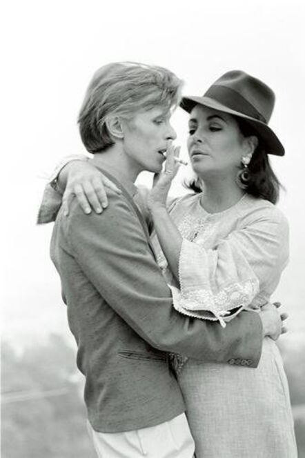 Terry O'Neill, ‘David Bowie and Elizabeth Taylor 4’, 1975