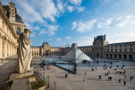 ‘Cour Napoléon et pyramid (Napoleon courtyard and pyramid)’