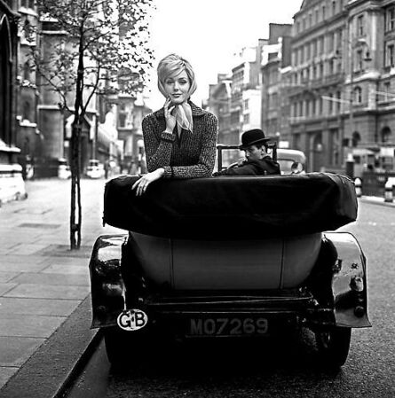 Georges Dambier, ‘Lucinda en voiture à Londres’, 1959