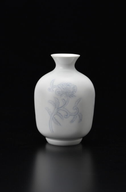 Manji Inoue, ‘Engraved Hakuji (white porcelain) Peony Vase 02,’, 2019