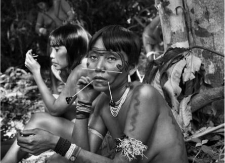 Sebastião Salgado, ‘Josane et Aldeni. Territoire indigène yanomami, État d’Amazonas, Brésil, 2014.’, 2021