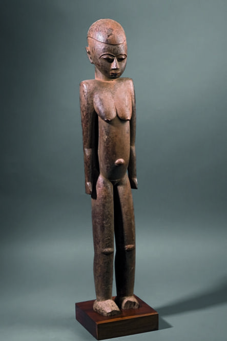 ‘Ancêtre thílkõtína - statuette féminine (Thilkotina ancestor - female statuette) ’, c. 1930