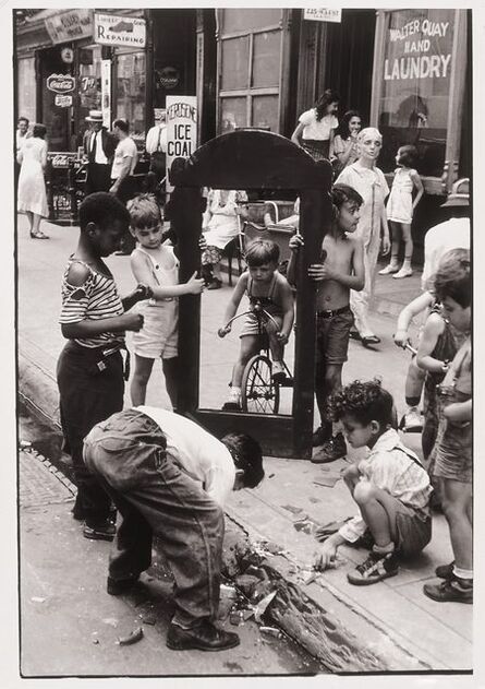 Helen Levitt, ‘Children with Broken Mirror, New York’, c. 1940