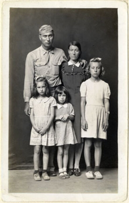 Mike Disfarmer, ‘Louie and Alma Ramer with their daughters Lucille, Avonell, and Faye’, ca. 1945