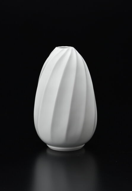 Manji Inoue, ‘Hakuji (white porcelain) Spiral Vase 02’, 2019