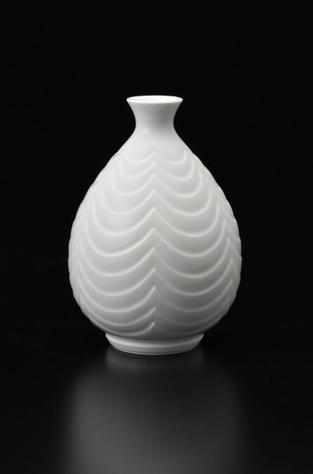 Manji Inoue, ‘Hakuji (white porcelain) Line Patterned Vase’, 2019