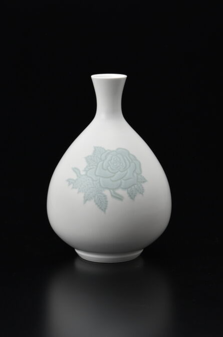 Manji Inoue, ‘Engraved Hakuji (white porcelain) Rose Vase with Green Glaze’, 2019