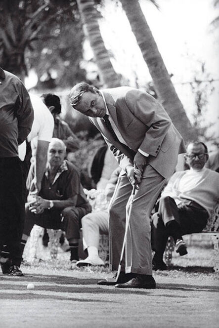 Terry O'Neill, ‘Frank Sinatra Golfing’, 1968