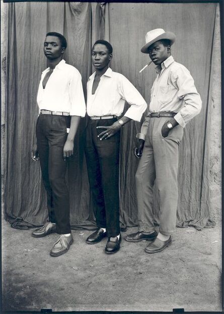 Seydou Keïta, ‘Sans titre (Trois hommes habillés à la dernière mode)’, 1952