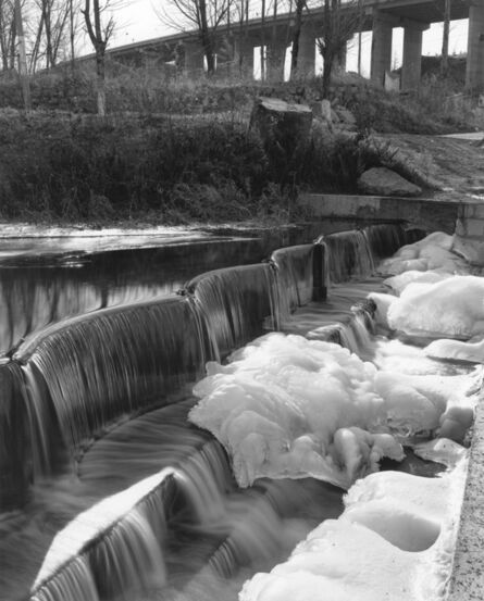 付 羽, ‘堤水化冰 Melting Ice at Dam ’, 2013