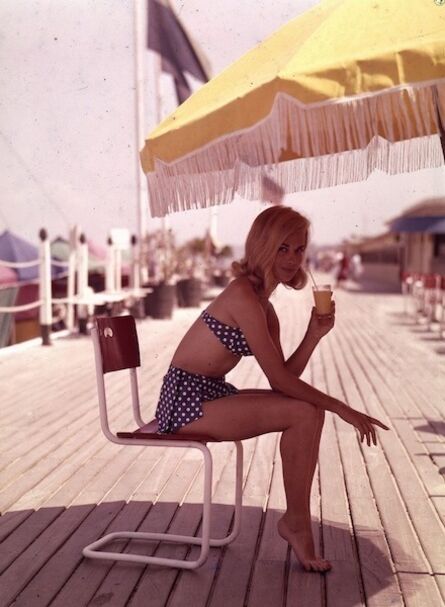Georges Dambier, ‘The Bikini Girl on the Boardwalk pour “Jour de France”, Deauville’, 1959