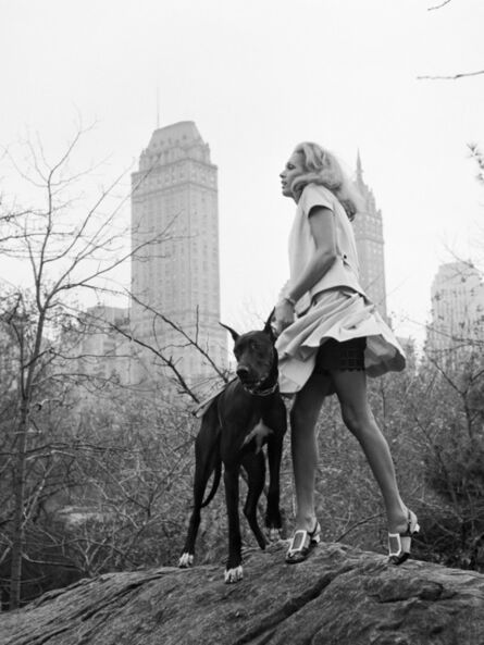 Jacques-Henri Lartigue, ‘Avec Isa Stoppi à Central Park pour Harper's Bazaar, New York, Novembre’, 1966