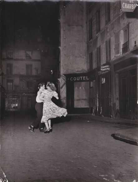 Robert Doisneau, ‘La dernière valse du 14 juillet, 1949’, 1949