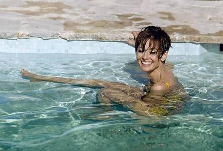 Terry O'Neill, ‘Audrey Hepburn-Pool’, 1966