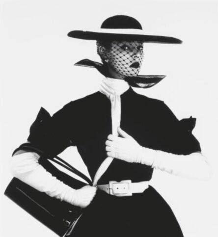 Irving Penn, ‘B&W Fashion with Handbag 'B'’