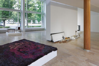 The Displacement Effect. Curated by Kirsty Bell with Jochum Rodgers, installation view
