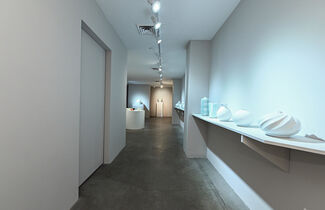 Inoue Manji, Living National Treasure: Pursuing the Ultimate Beauty of White Porcelain, installation view