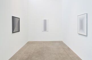 Julian Stanczak: DUO, installation view