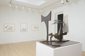 Mark di Suvero: Sculptures and Drawings, installation view