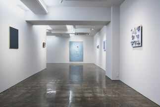 青 / Blue, installation view
