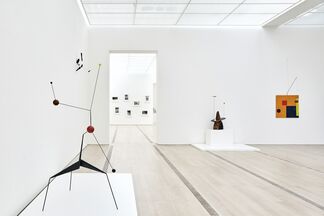 Alexander Calder & Fischli/Weiss, installation view
